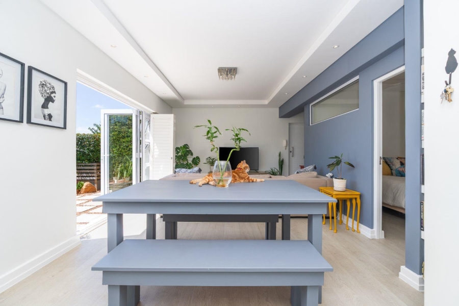 1 Bedroom Property for Sale in Vredehoek Western Cape